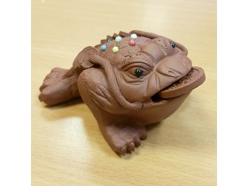 Трехлапая жаба глиняная